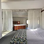 Domaine De Ribaute 4*
